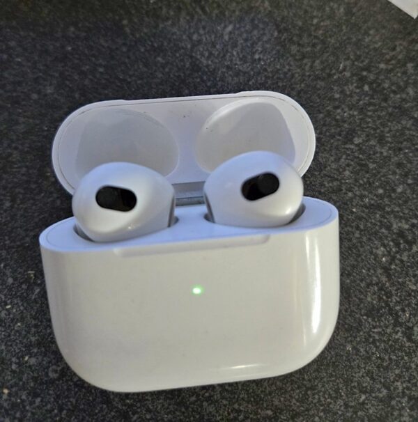 674549859_2611551309238579_4215203875031857551_n Airpods 3rd gen