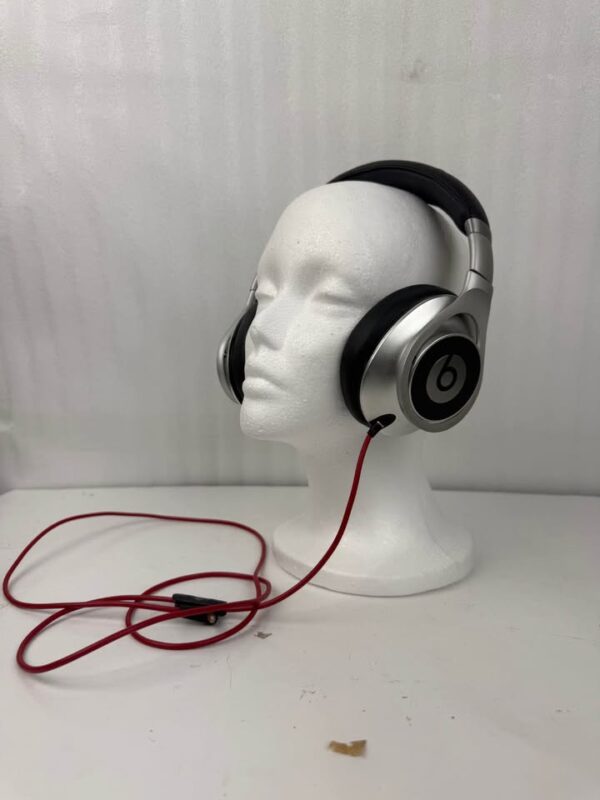 Dr Dre Beats (1) Dr Dre Silver Beats